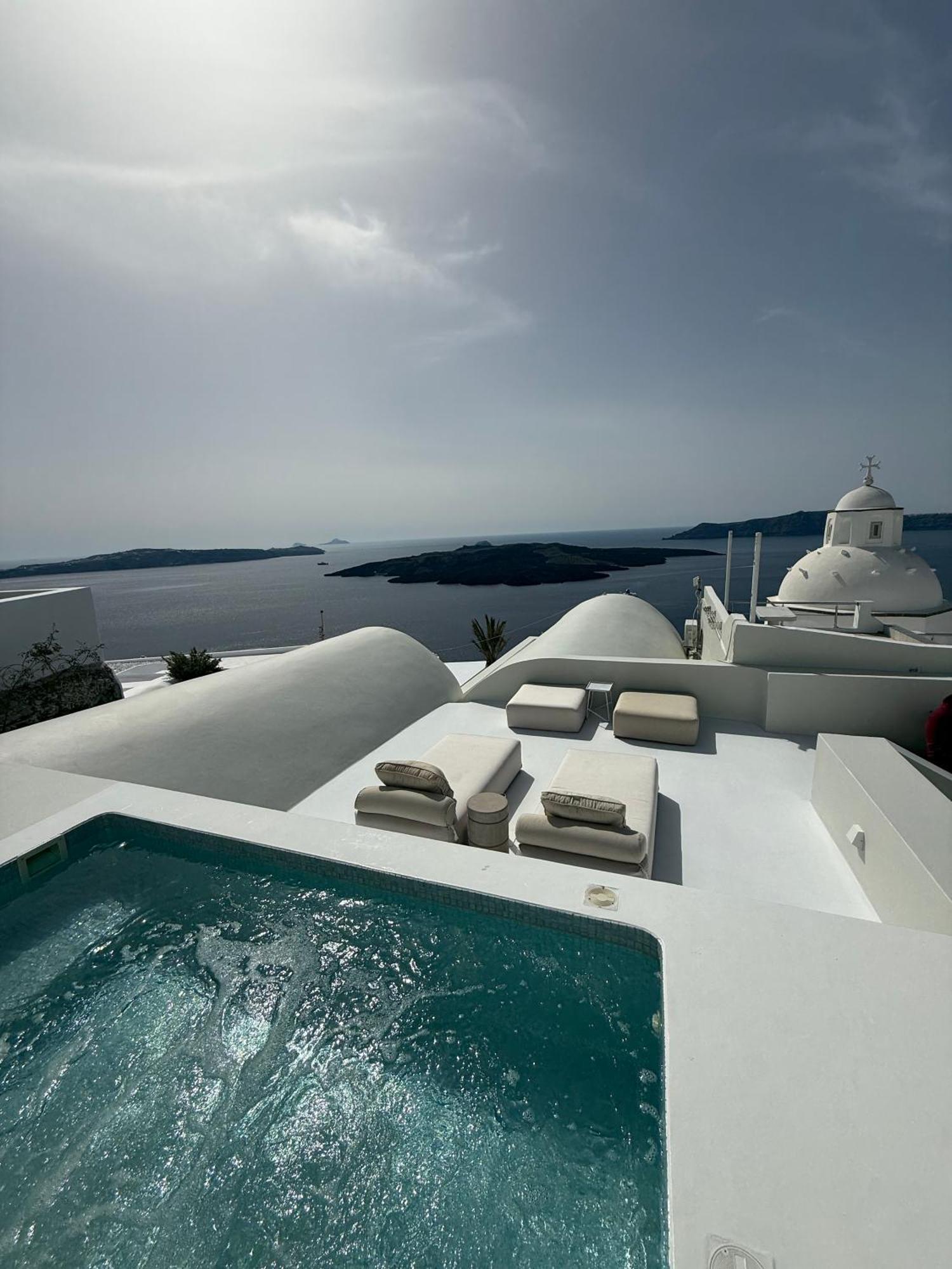 Aesthesis Boutique Villas Fira Bagian luar foto